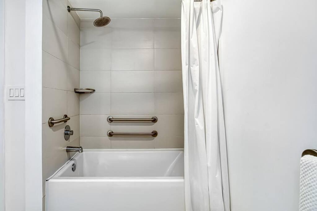 High-Floor Oceanview Apartment 할렌데일비치 외부 사진